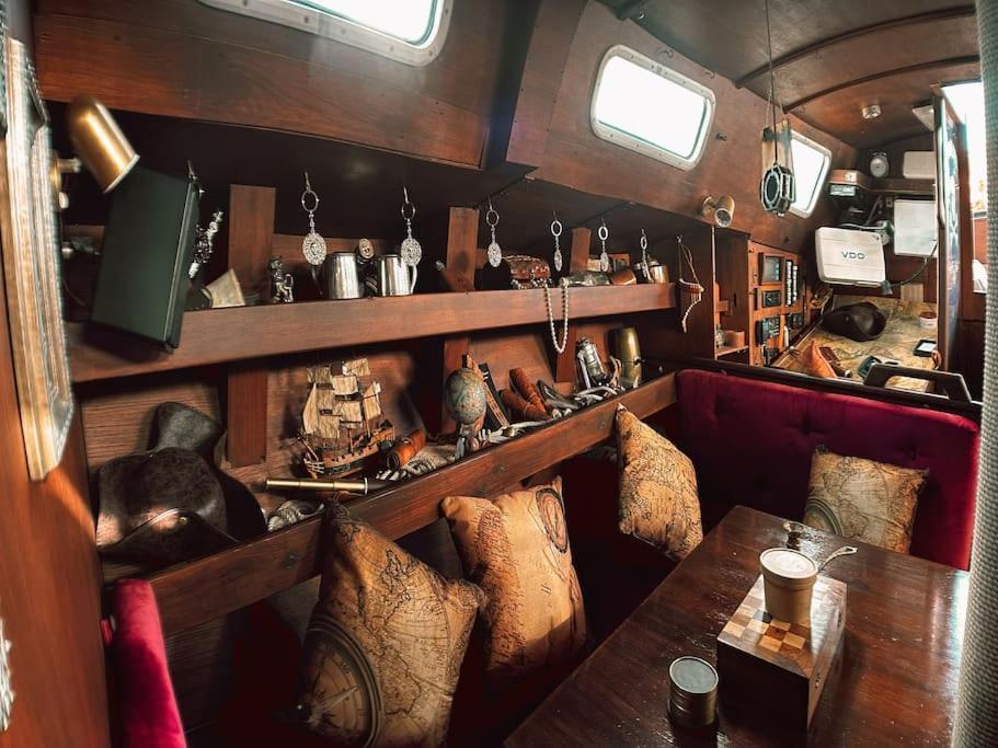 The Captains Locker - 30Ft Yacht سان ميغيل ذي أبونا المظهر الخارجي الصورة