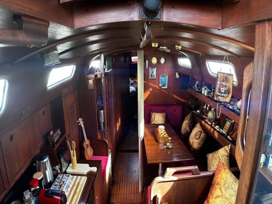 The Captains Locker - 30Ft Yacht سان ميغيل ذي أبونا المظهر الخارجي الصورة