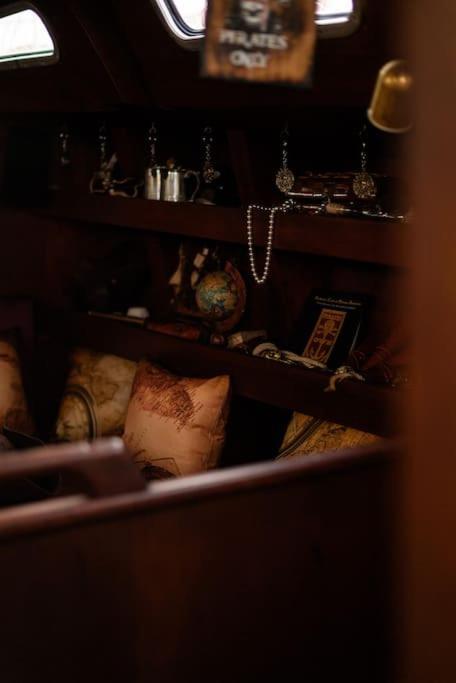 The Captains Locker - 30Ft Yacht سان ميغيل ذي أبونا المظهر الخارجي الصورة