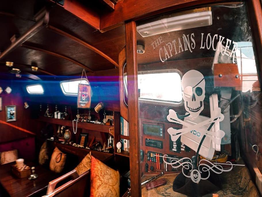 The Captains Locker - 30Ft Yacht سان ميغيل ذي أبونا المظهر الخارجي الصورة