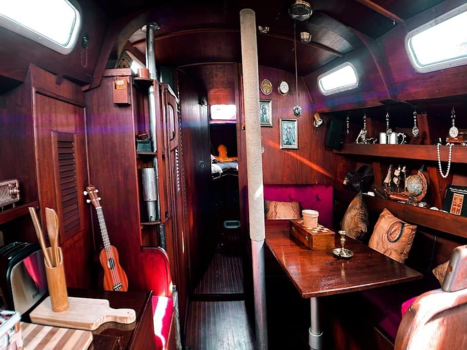 The Captains Locker - 30Ft Yacht سان ميغيل ذي أبونا المظهر الخارجي الصورة